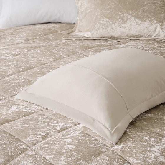 Full/Queen Velvet Comforter Set with Throw Pillow Media 12