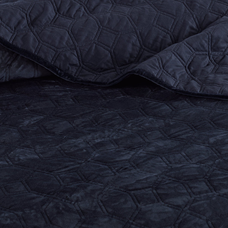 3 Piece Velvet Quilt Set