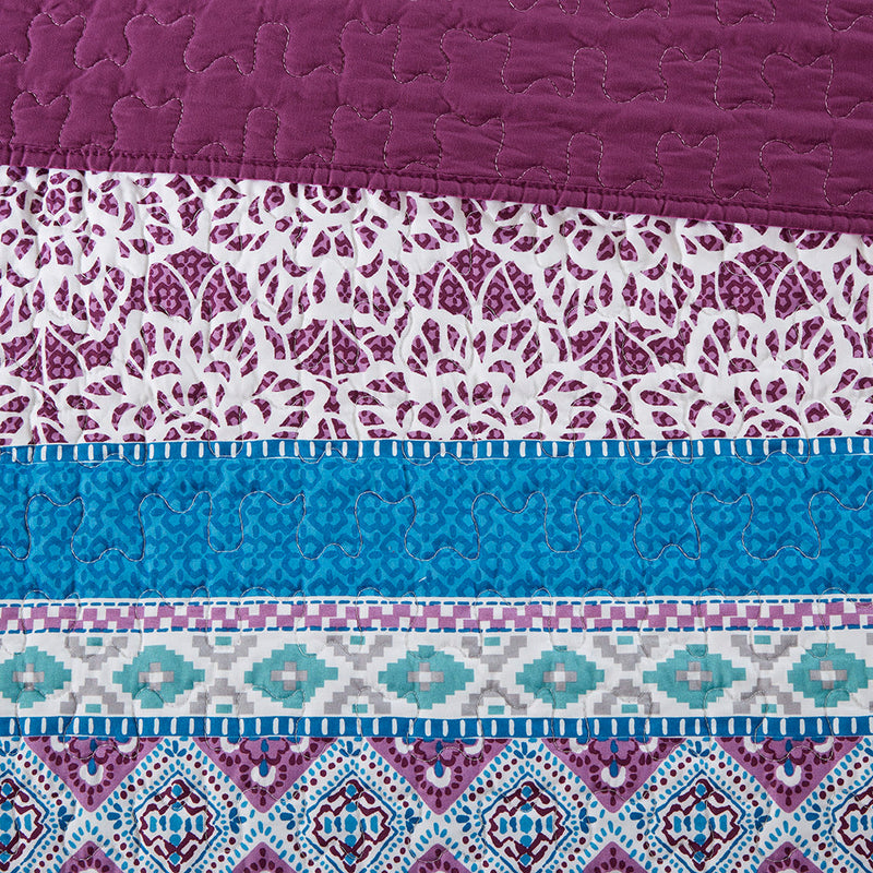 Twin/Twin XL Reversible Quilt Set with Throw Pillows