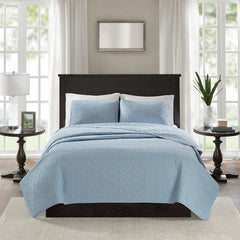 Reversible Quilt and Bedspread Set perspective