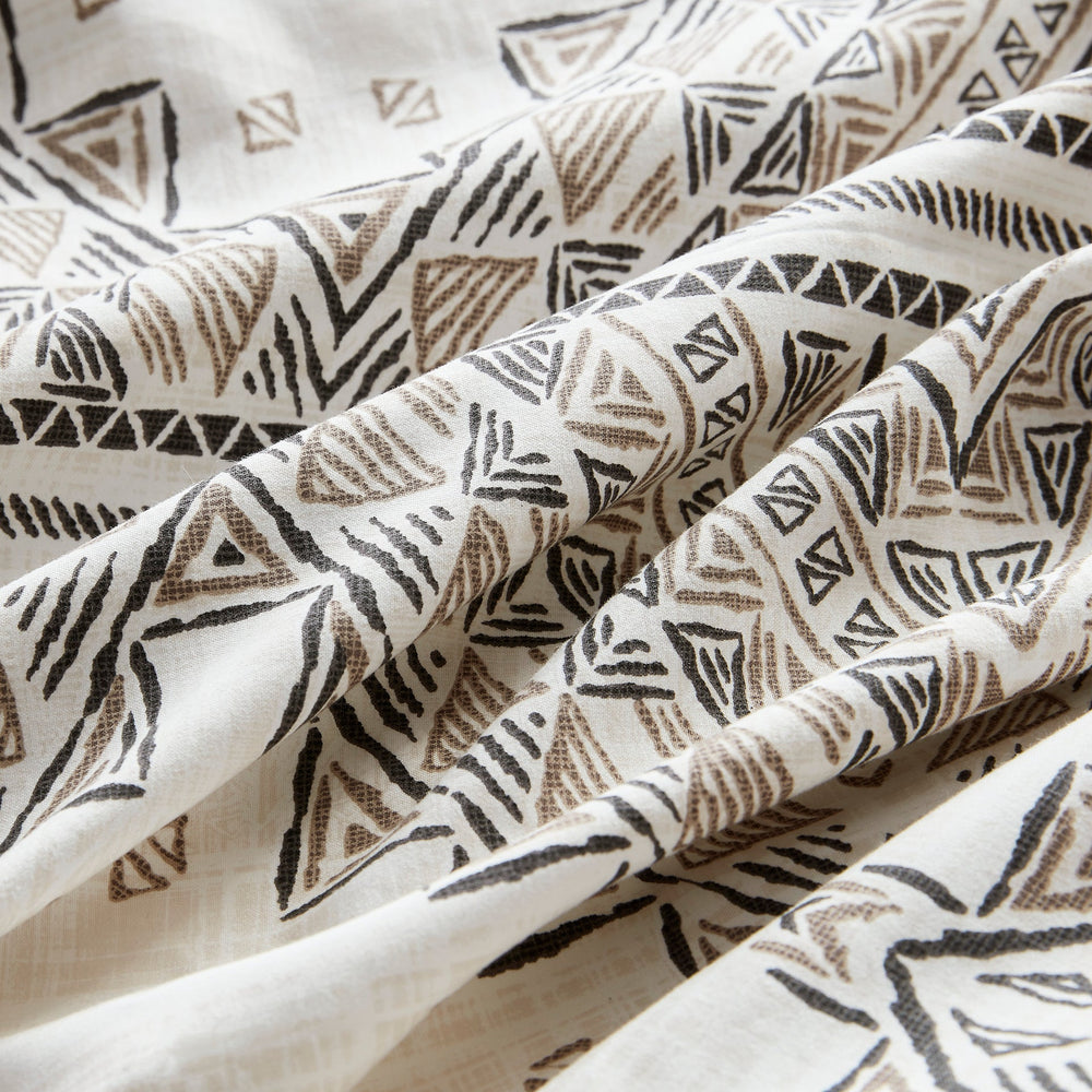 4 Piece Printed Comforter Set with Throw Pillow Black/Ivory King/Cal King Media 8