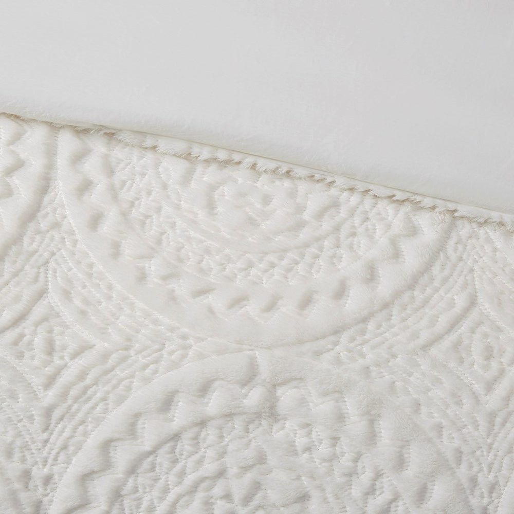 King/Cal King Embroidered Medallion Faux Fur Ultra Plush Comforter Mini Set Media 3