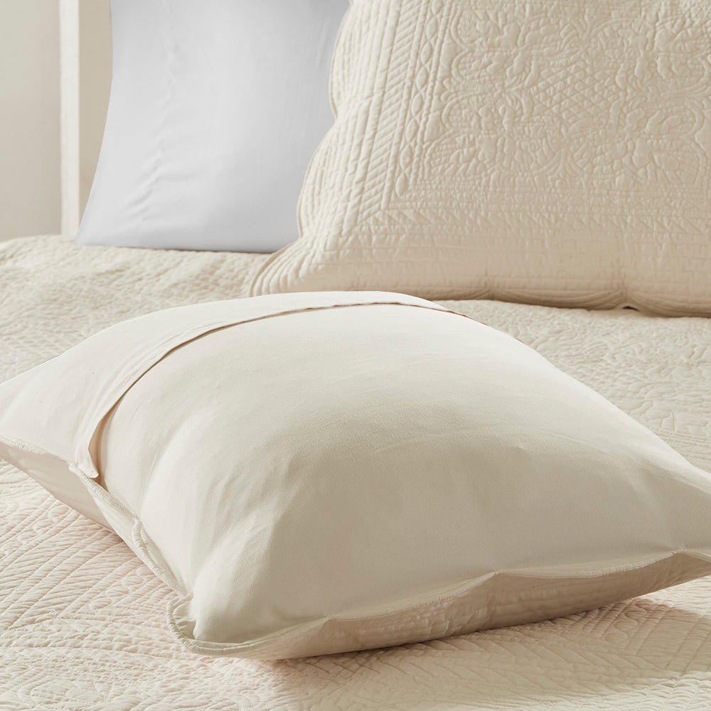 3 Piece Reversible Scalloped Edge Quilt Set Cream King/Cal King Media 2