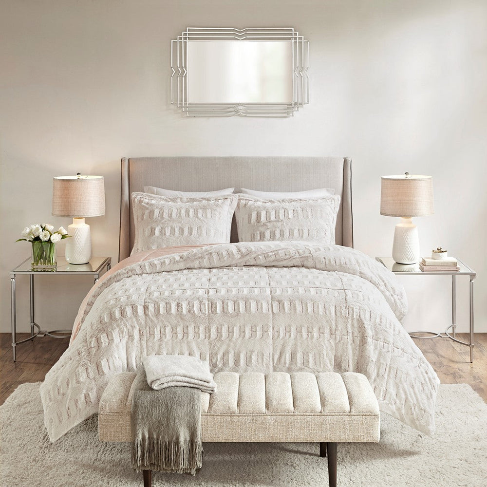 Twin/Twin XL Back Print Long Fur Comforter Mini Set Media 4