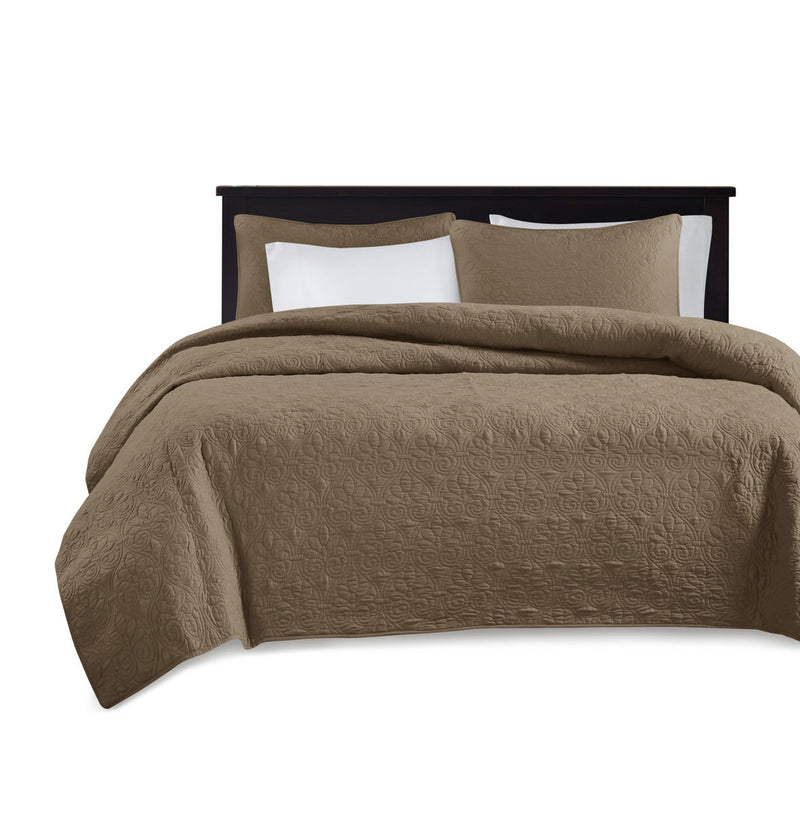 Reversible Quilt and Bedspread Set