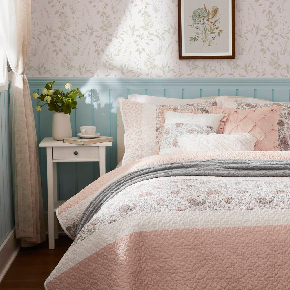 6 Piece Cotton Percale Quilt Set with Throw Pillows Blush King/Cal King Media 17
