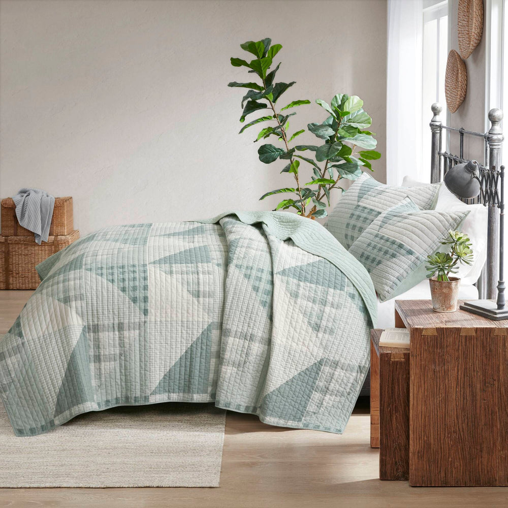 3- Piece King/Cal King Coverlet Mini Set Media 12