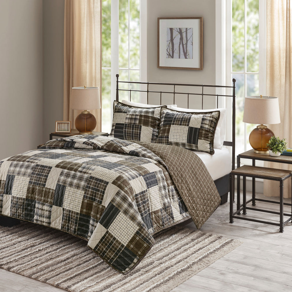 3 Piece Reversible Printed Quilt Set Black/Brown King/Cal King Media 1