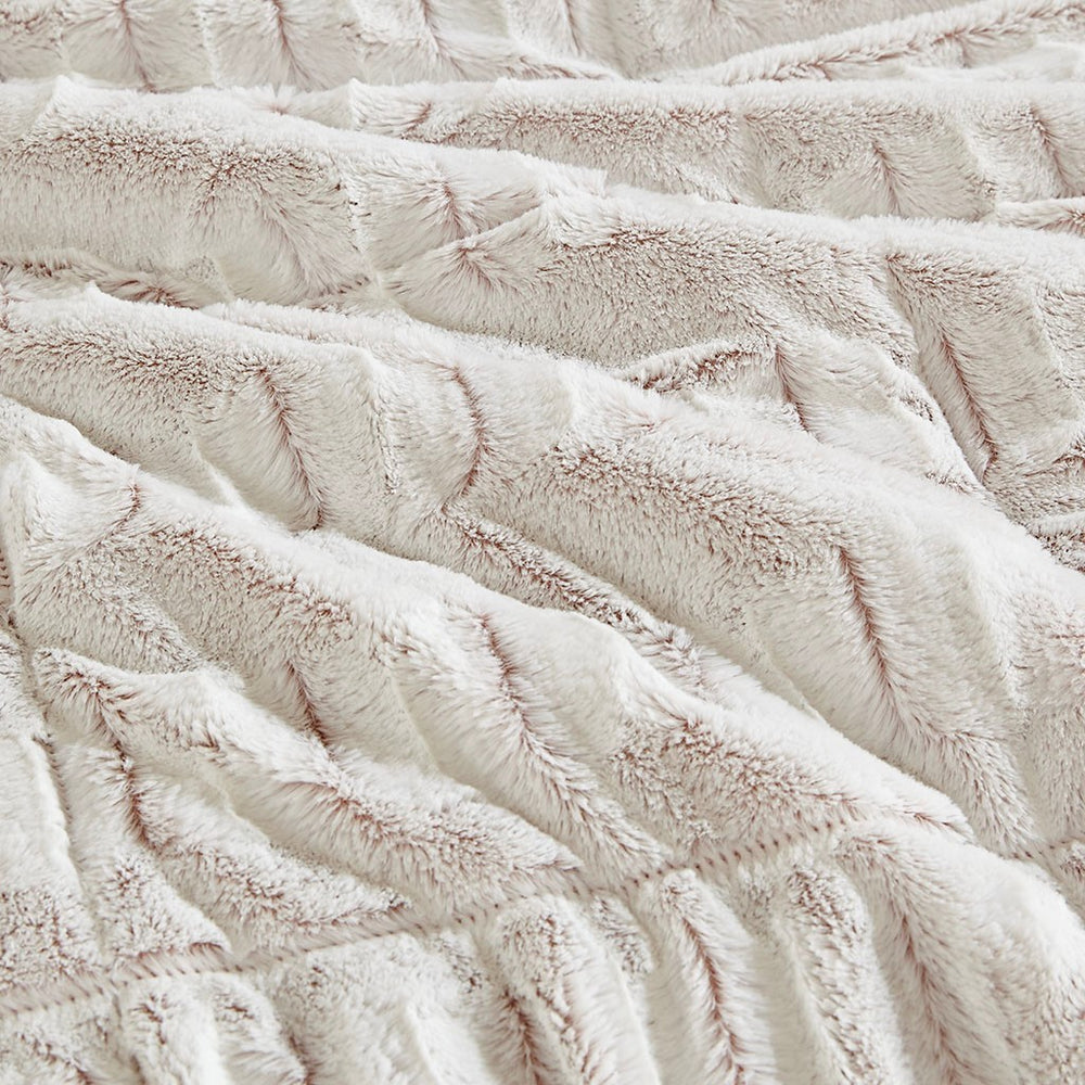 Twin/Twin XL Back Print Long Fur Comforter Mini Set Media 6