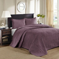 Reversible Quilt and Bedspread Set perspective