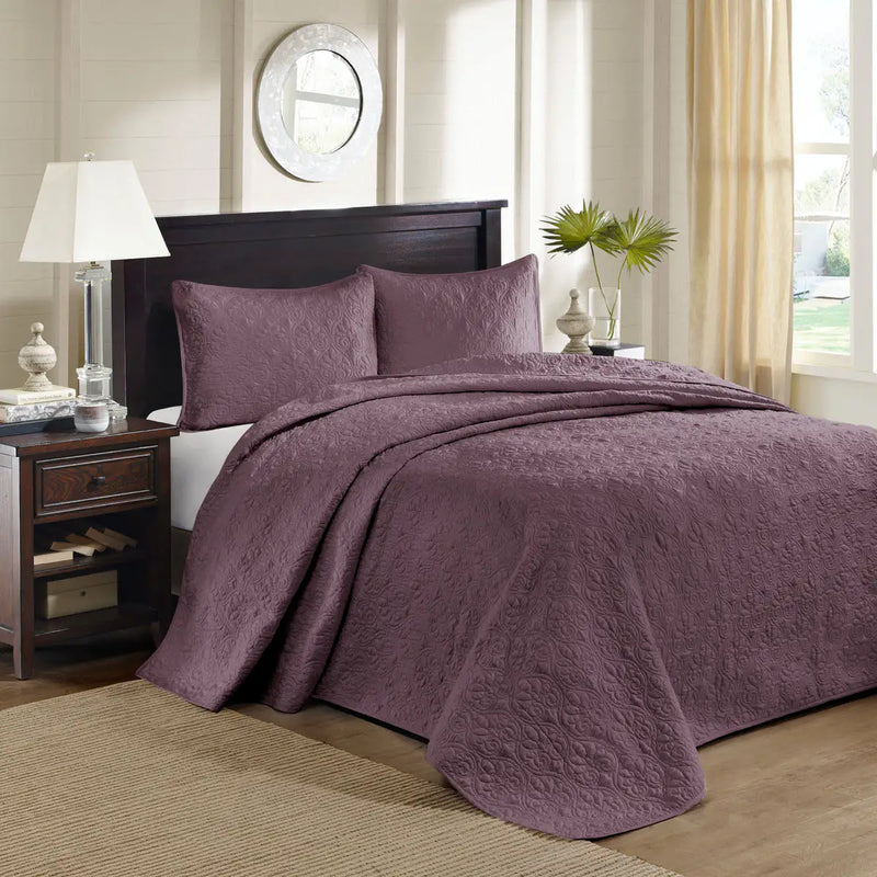 Reversible Quilt and Bedspread Set