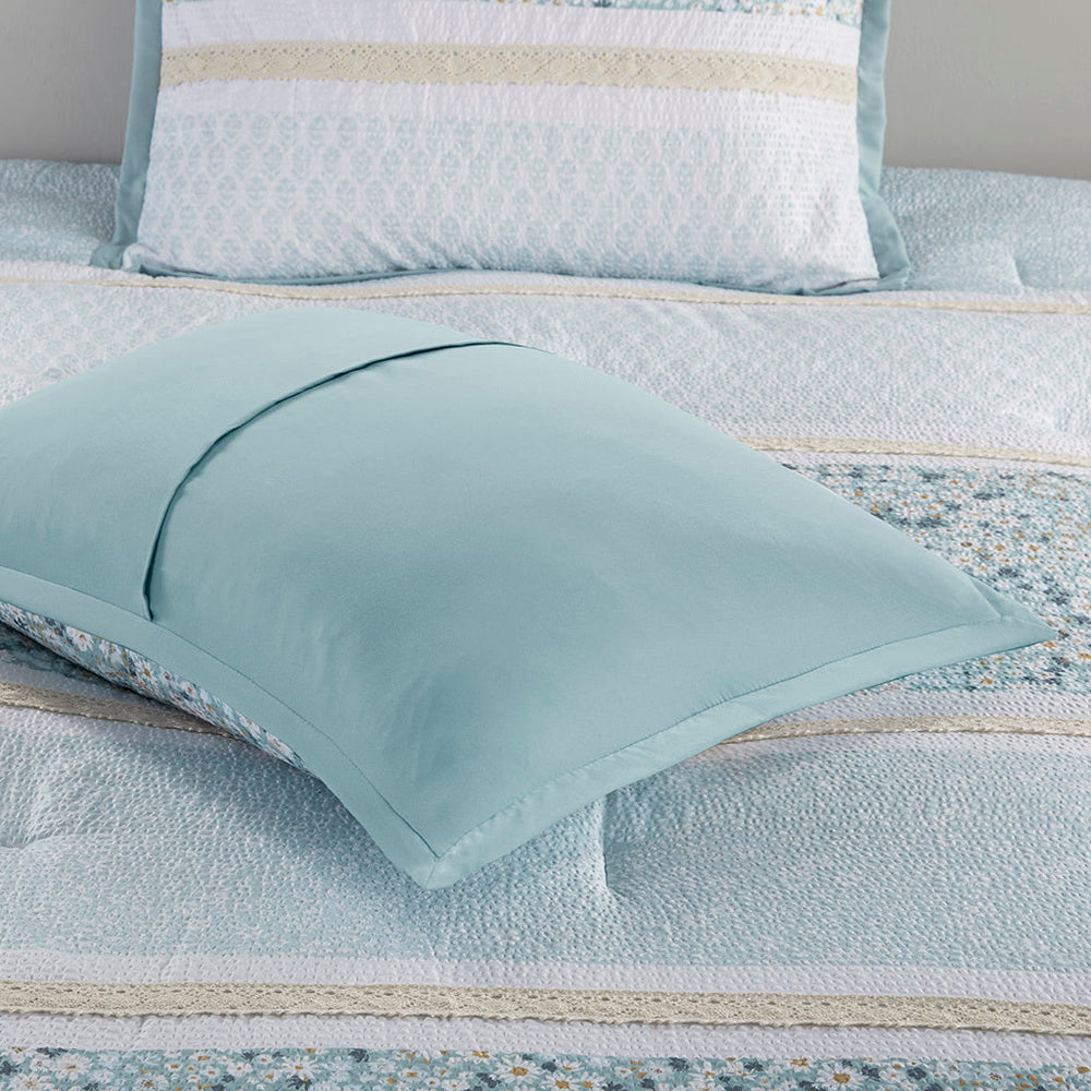 King/Cal King 5 Piece Seersucker Comforter Set with Throw Pillows Media 9