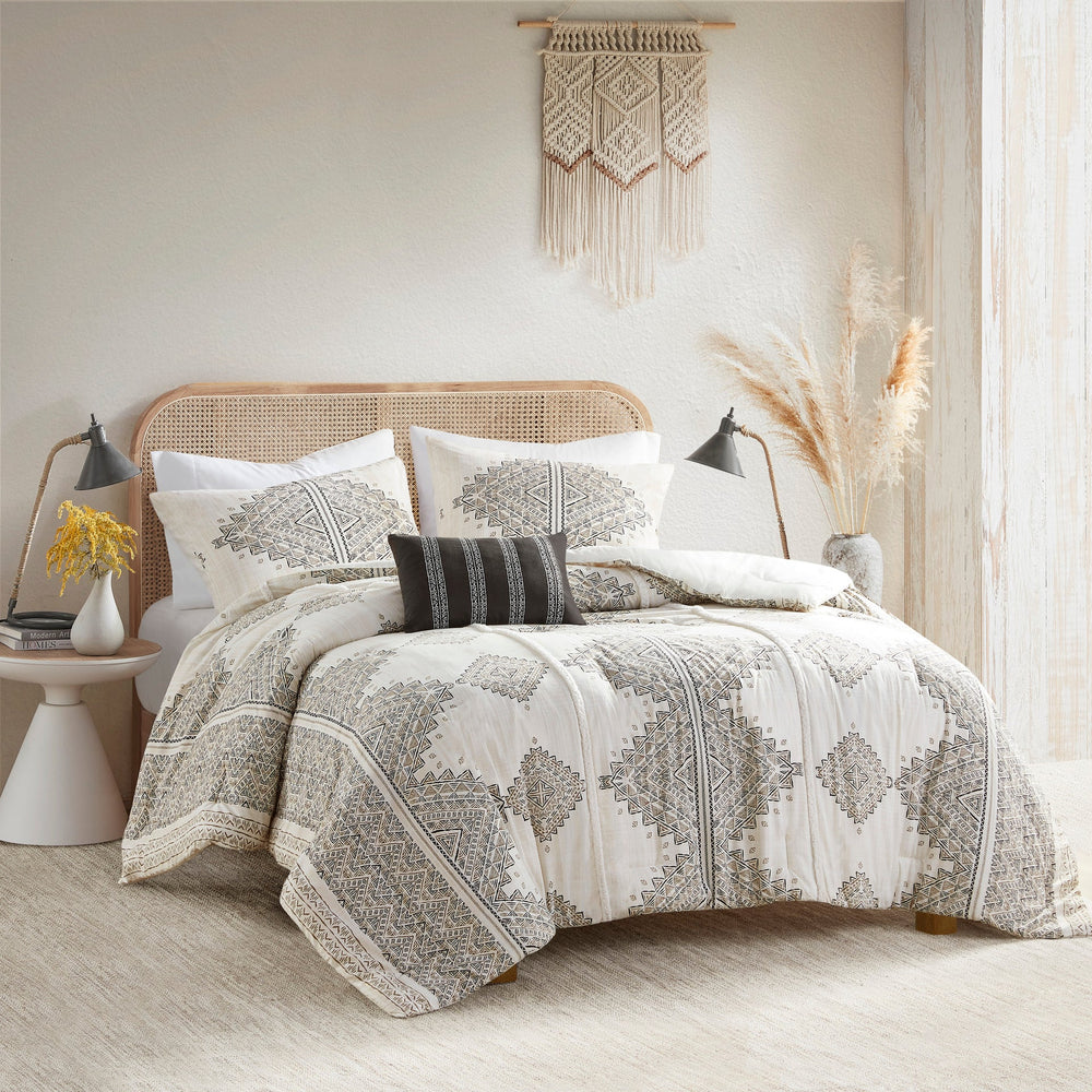 4 Piece Printed Comforter Set with Throw Pillow Black/Ivory King/Cal King Media 1
