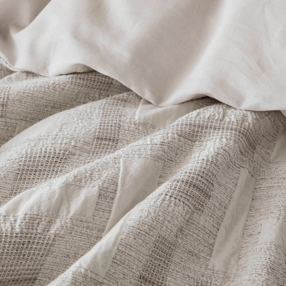 3 Piece Cotton Jacquard Comforter Set-Full/Queen Media 11