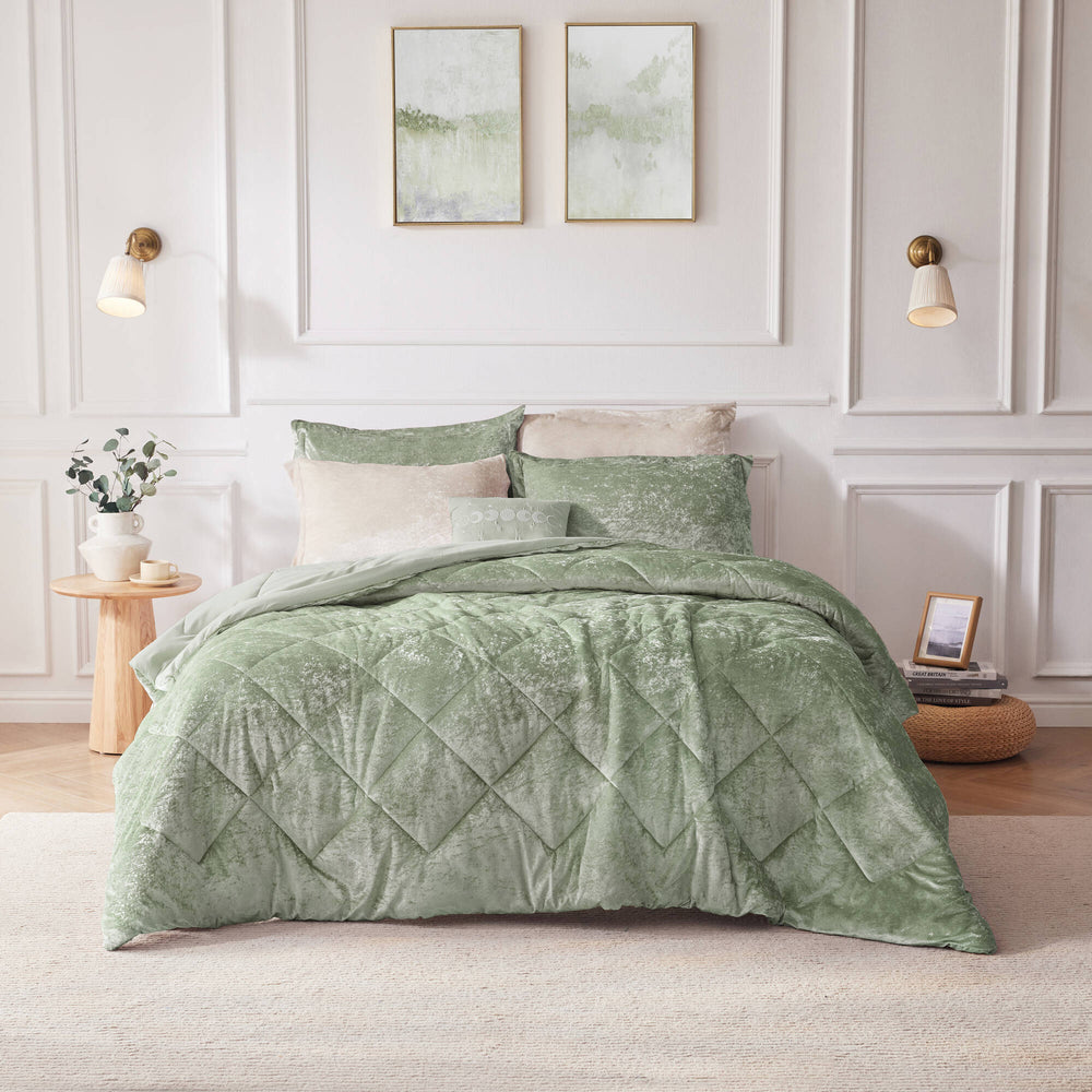 3 PCS Twin/Twin XL Velvet Duvet Cover Set with Throw Pillow Green Media 1