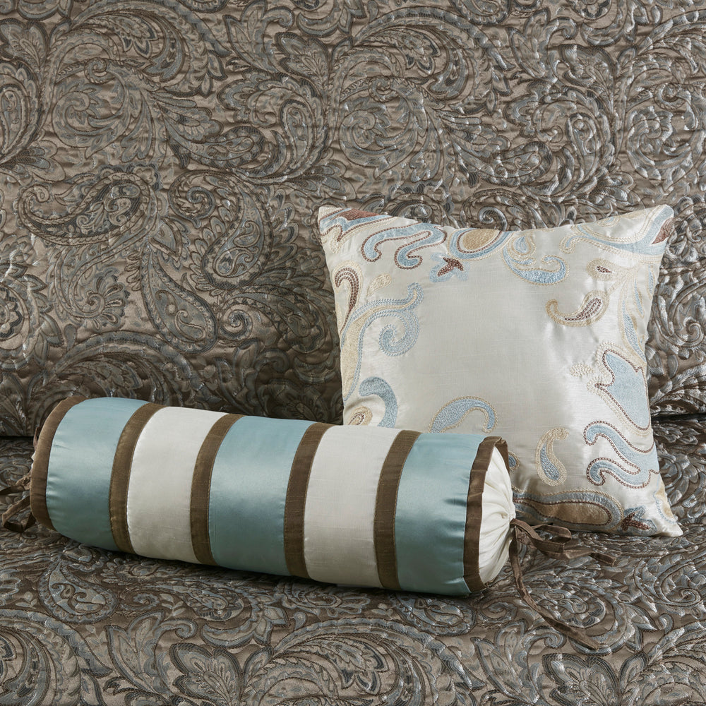 5 Piece Jacquard Bedspread Set with Throw Pillows Blue/Brown King Media 3