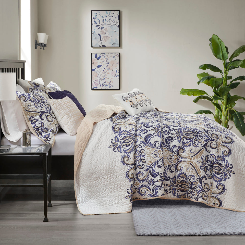 6 Piece Reversible Quilt Set with Throw Pillows Navy/Tan Full/Queen Media 14