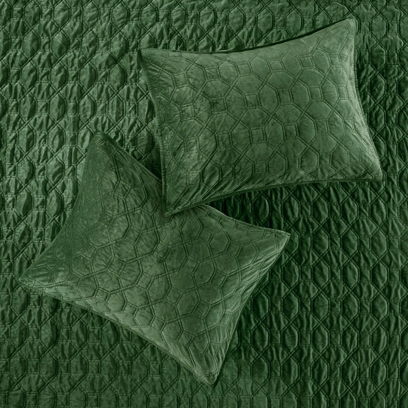 3 Piece Velvet Quilt Set