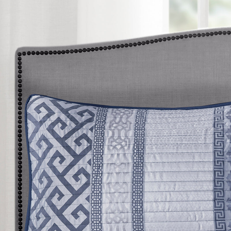 4 Piece Jacquard Quilt Set with Throw Pillow Navy King/Cal King