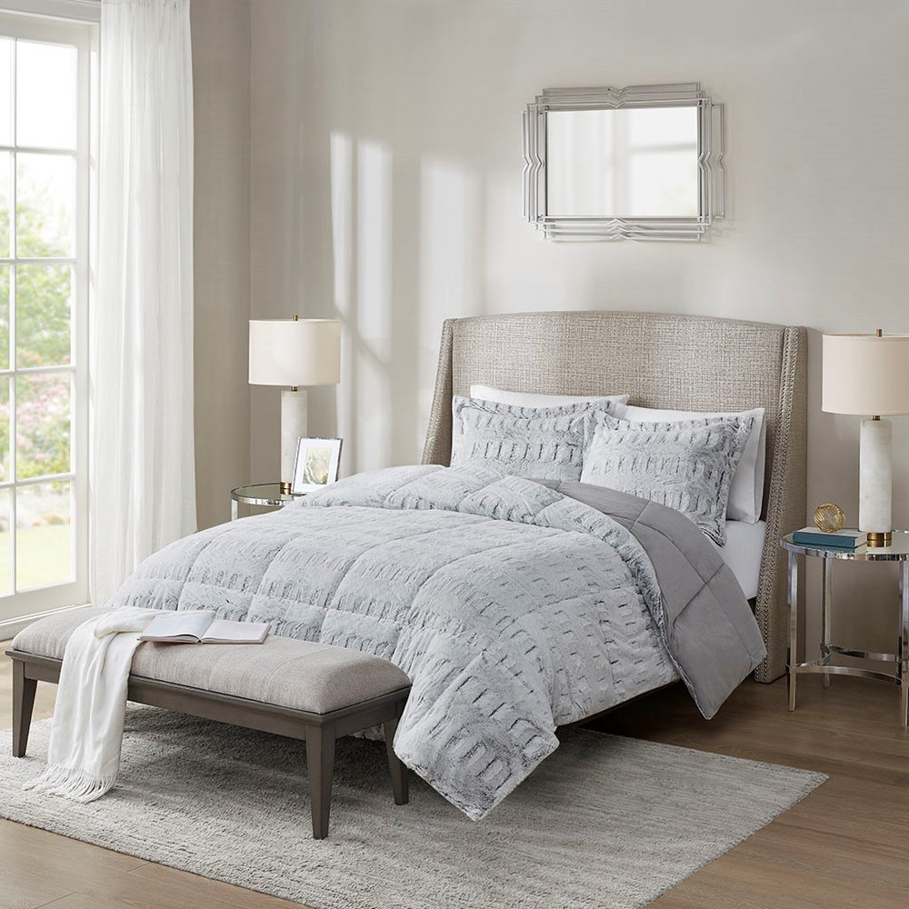 Full/Queen Back Print Long Fur Comforter Mini Set Media 1