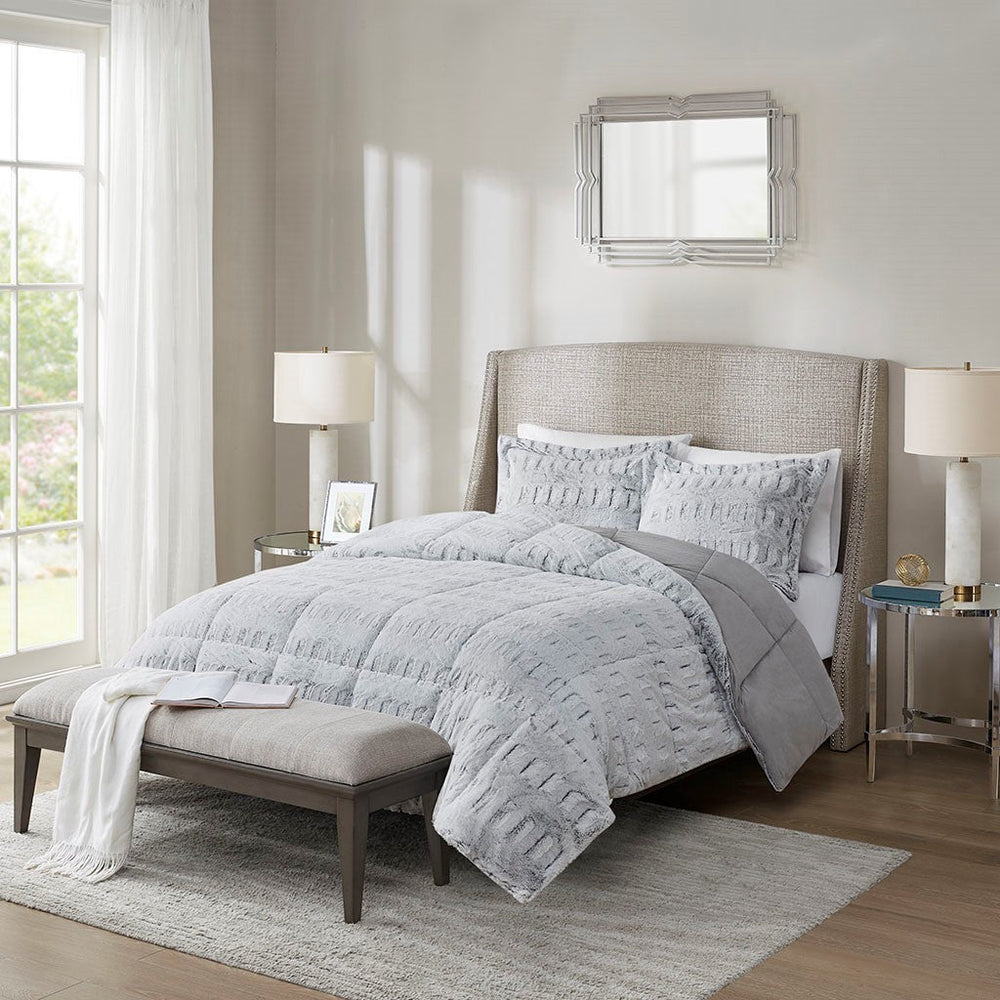 Twin/Twin XL Back Print Long Fur Comforter Mini Set Media 1