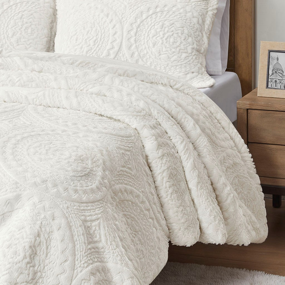 Full/Queen Embroidered Medallion Faux Fur Ultra Plush Comforter Mini Set Media 5