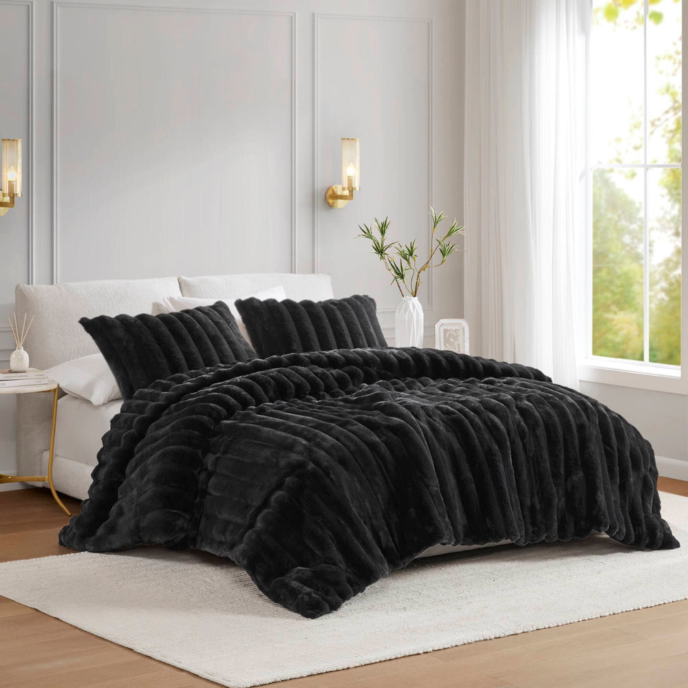 soft Faux Fur Ribbed Comforter Set Full/Queen Media 1