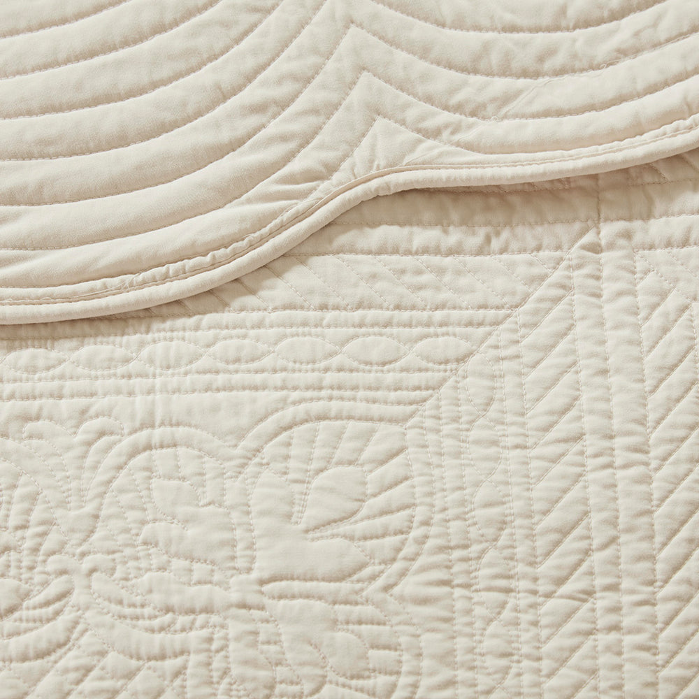 3 Piece Reversible Scalloped Edge Quilt Set Cream King/Cal King Media 9