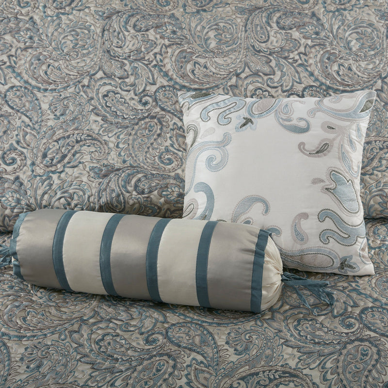 5 Piece Jacquard Bedspread Set with Throw Pillows Teal King