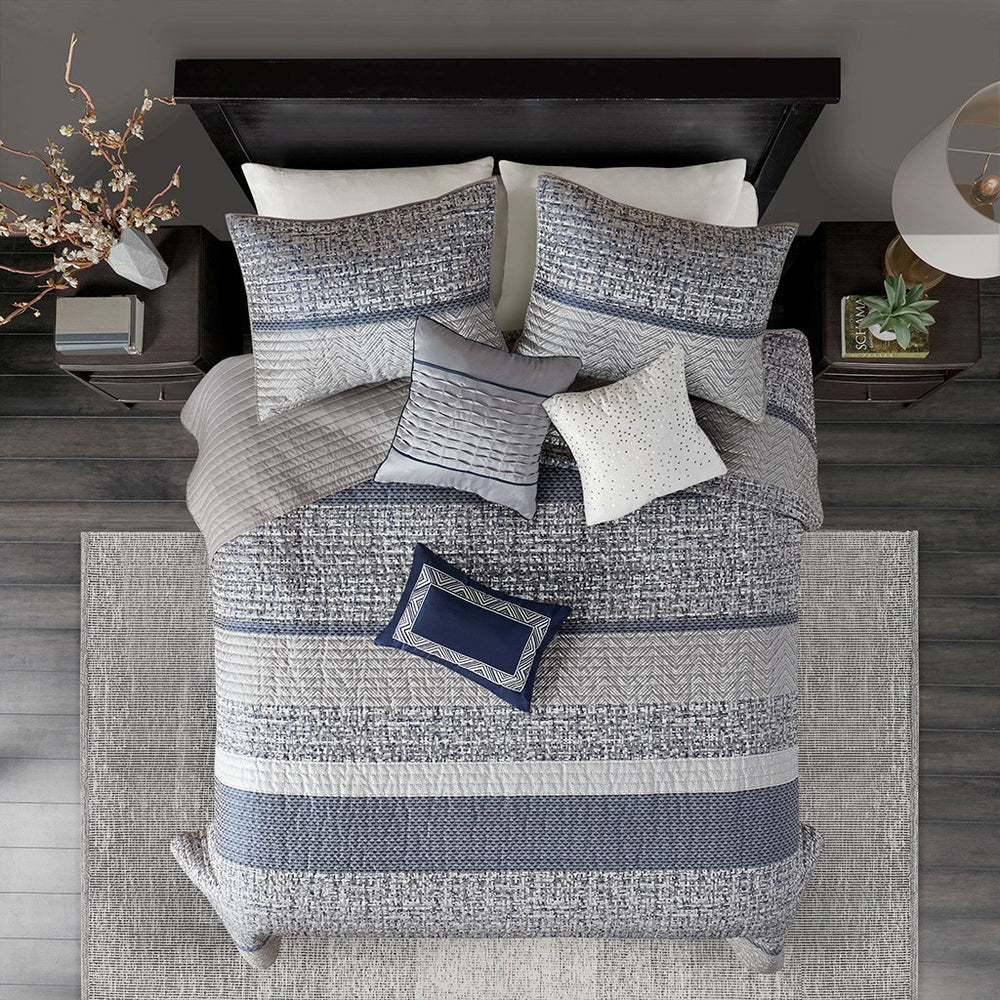 6 Piece Reversible Jacquard Quilt Set with Throw Pillows Navy King/Cal King Media 3