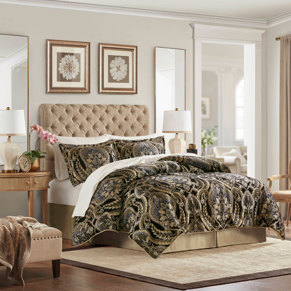 4 PCS King Comforter Set Media 9