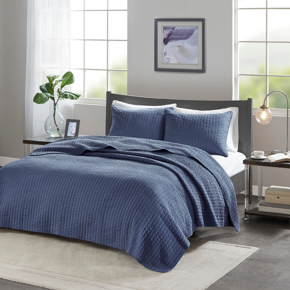 2 Piece Quilt Set Navy Twin/Twin XL Media 1