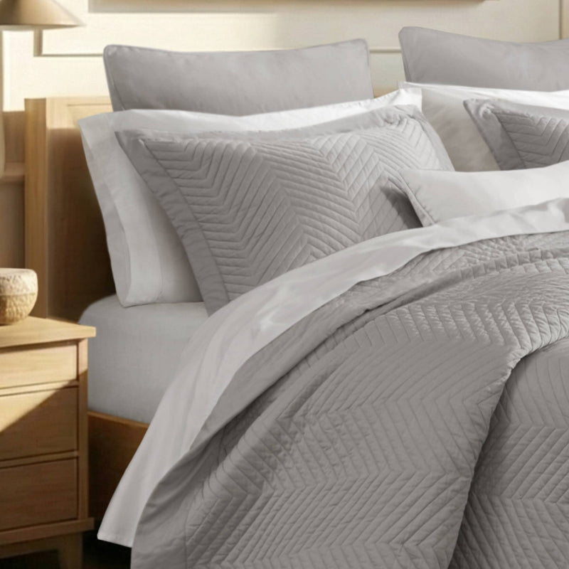 King 3 Piece Cotton Quilt Set Light Gray
