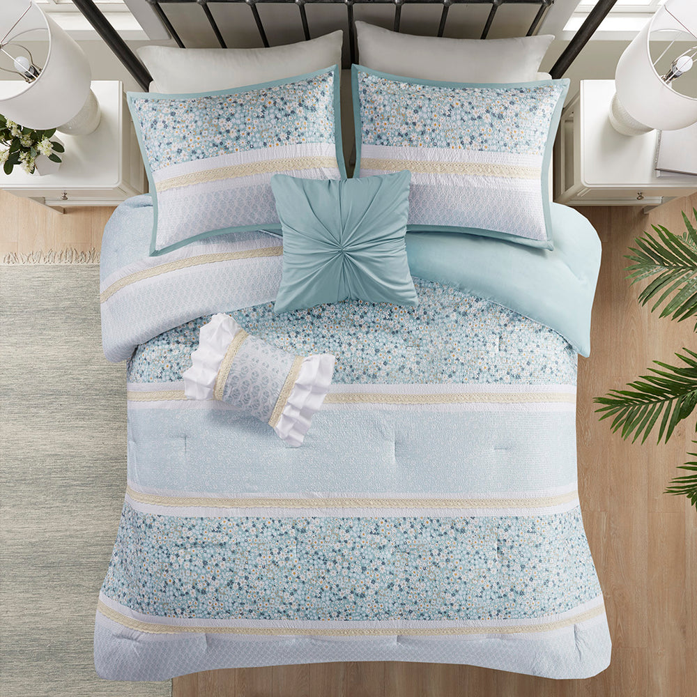 King/Cal King 5 Piece Seersucker Comforter Set with Throw Pillows Media 15