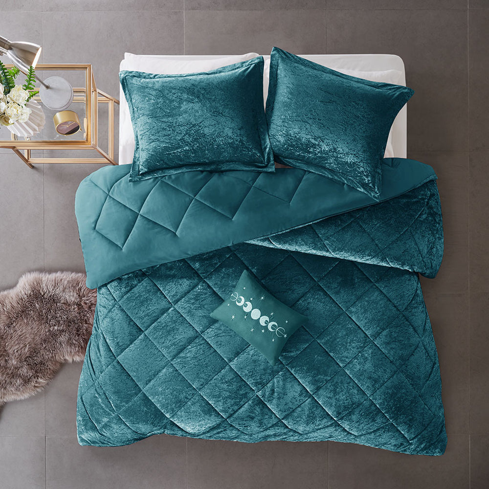 Full/Queen Velvet Comforter Set with Throw Pillow Media 10