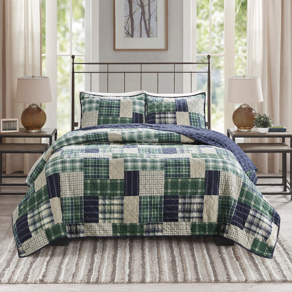 3 Piece Reversible Printed Quilt Set Green / Navy Full/Queen Media 5