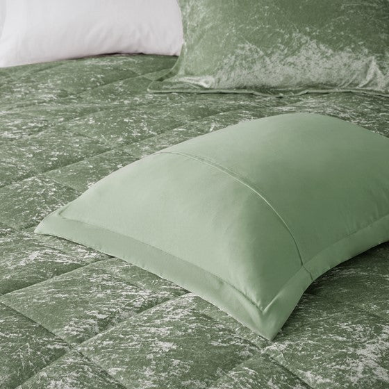 Full/Queen Velvet Comforter Set with Throw Pillow
