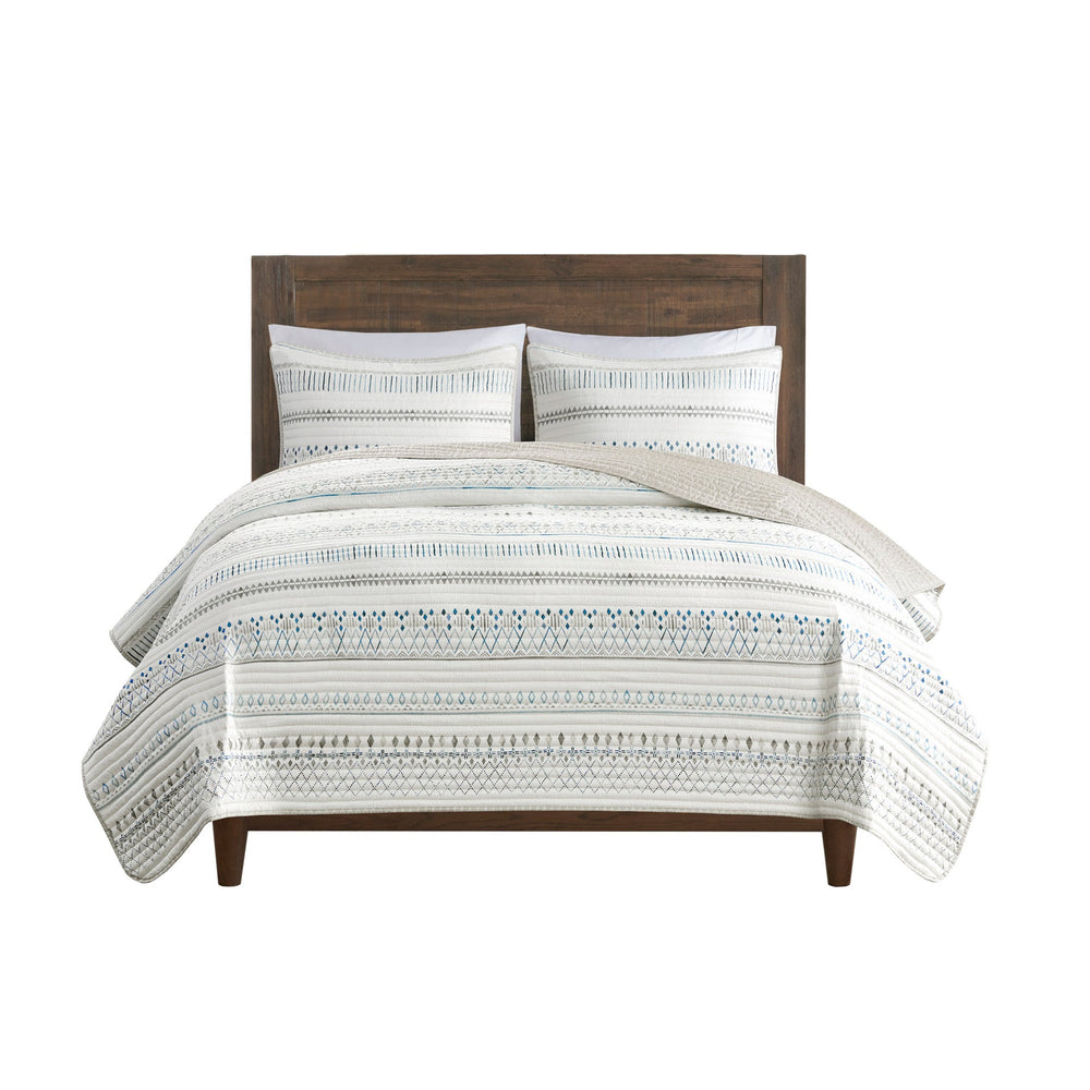3 Piece   Seersucker Quilt Set Taupe/Blue Full/Queen Media 8