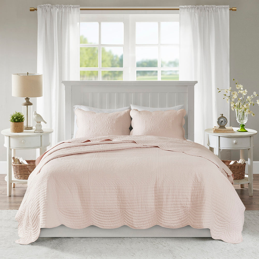 3 Piece Reversible Scalloped Edge Quilt Set Blush King/Cal King Media 10