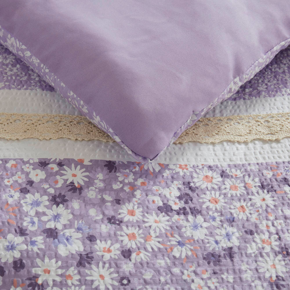 5 PCS Full/Queen Seersucker Comforter Set with Throw Pillows Media 3