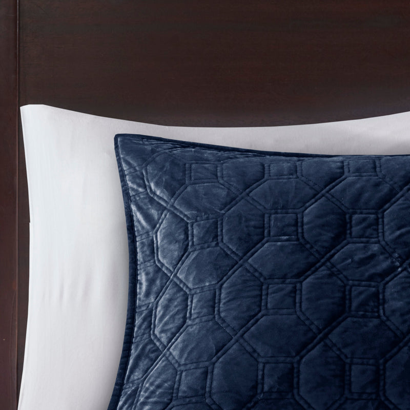 3 Piece Velvet Quilt Set