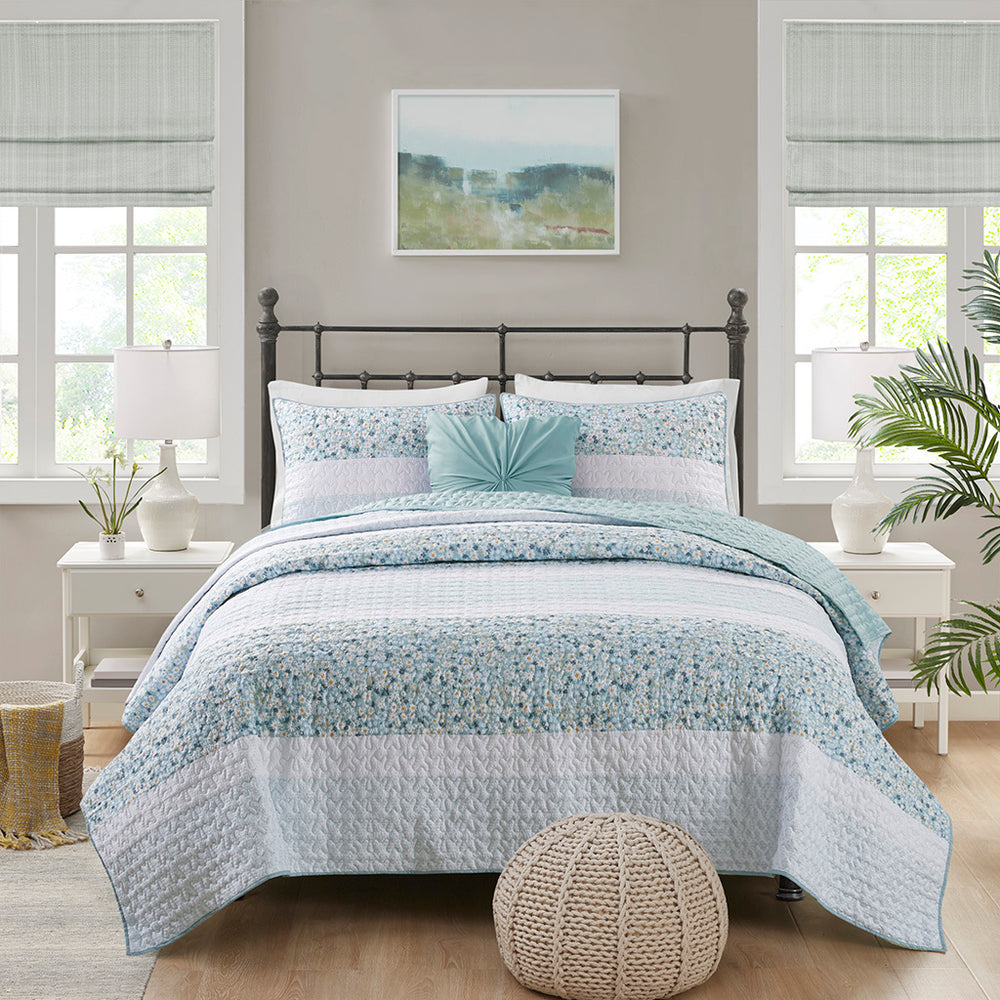 King/Cal King 4 Piece Seersucker Quilt Set with Throw Pillow Media 10