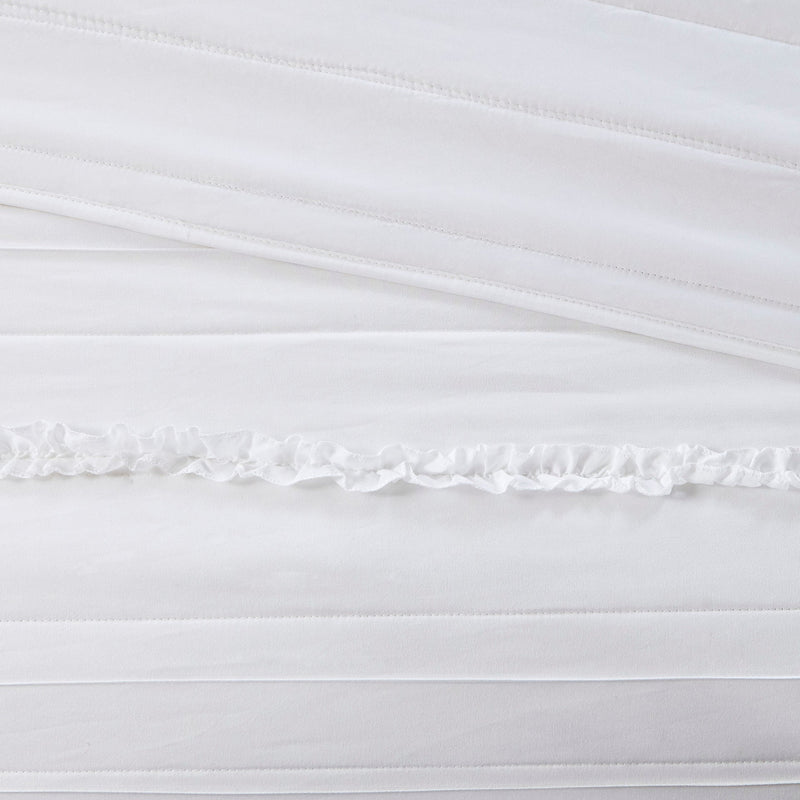 4 Piece   Reversible Ruffle Quilt Set with Throw Pillow White Full/Queen
