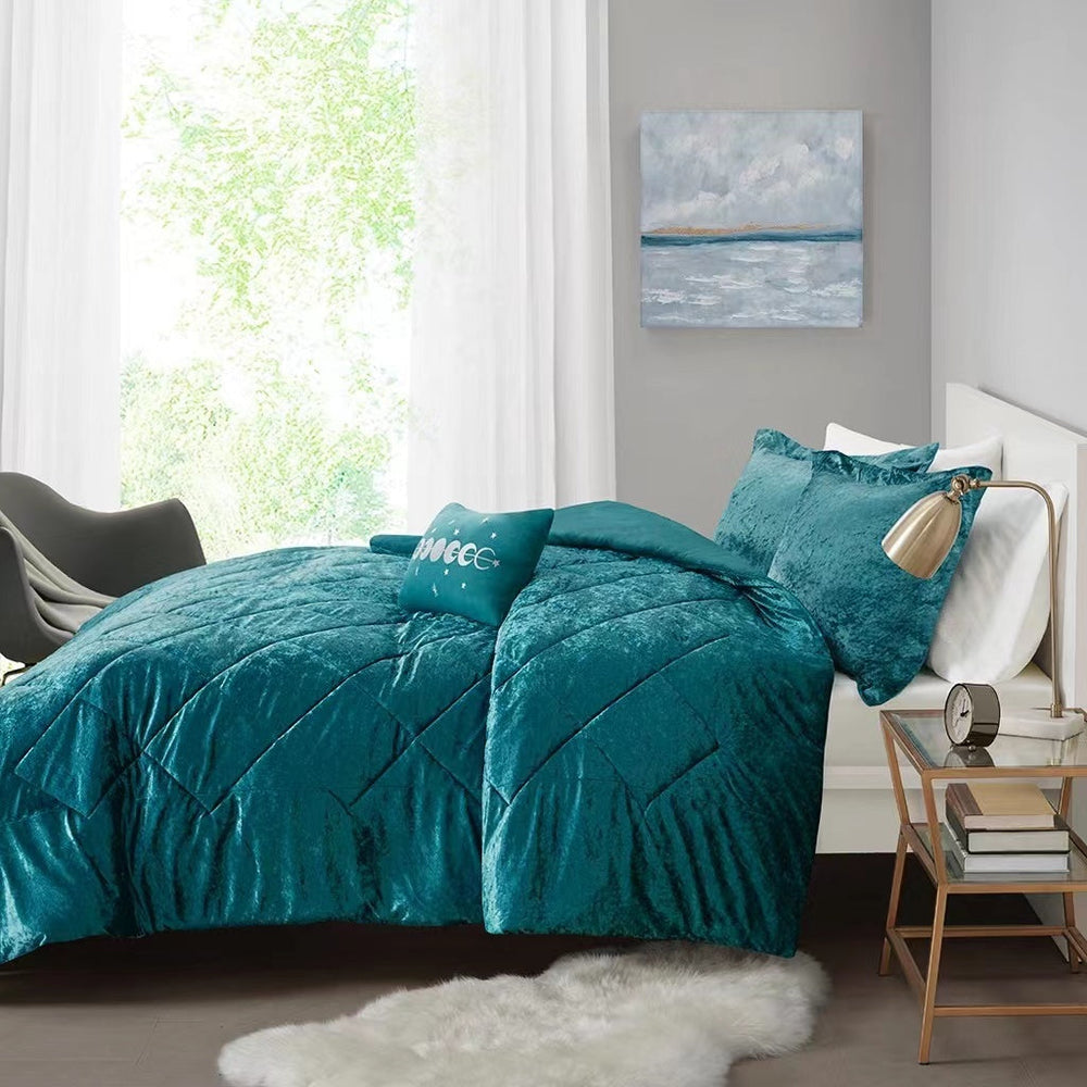Full/Queen Velvet Duvet Cover Set with Throw Pillow Media 14