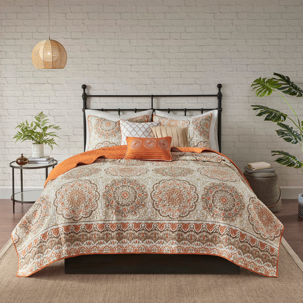 6 Piece Reversible Quilt Set with Throw Pillows Orange King/Cal King Media 4