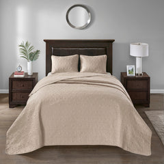 Reversible Quilt and Bedspread Set perspective