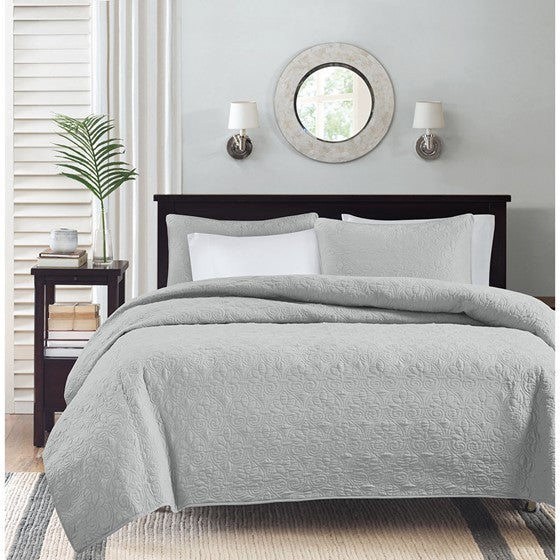 Reversible Quilt and Bedspread Set