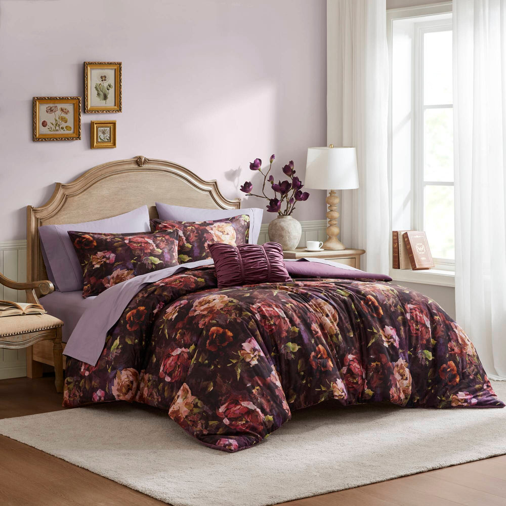 4-Piece Queen Velvet Comforter Set Media 1